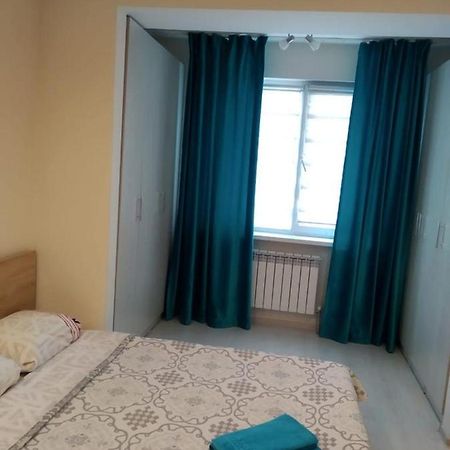 Молодёжный На Сейфуллина Apartment Almatî Exterior foto